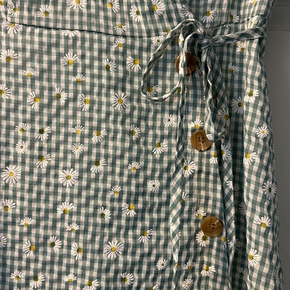 Spring dress - Picture 3 of 5